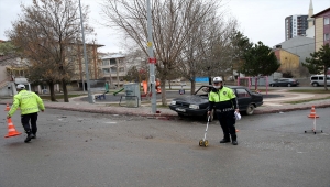 Sivas'ta iki otomobil çarpıştı: 5 yaralı