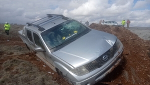 Sivas'ta pikap devrildi: 4 yaralı