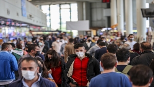 Tam kapanma dönemi öncesi AŞTİ ve Esenboğa Havalimanı'nda yoğunluk yaşanıyor