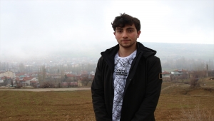 Üniversite öğrencisi, ödevi için başladığı kitap toplama kampanyasını sosyal sorumluluk projesine dönüştürdü