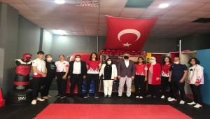 AK Parti Odunpazarı İlçe Başkanı Acar'dan başarılı sporculara ziyaret