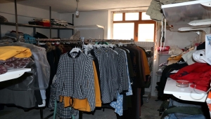 Baba oğul, ihtiyaç sahiplerinin yüzünü güldürüyor