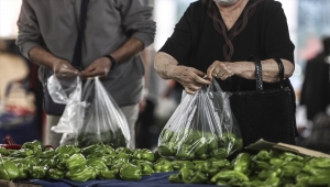 Ankaralıların ilgisinin yoğun olduğu pazar yerlerinde Kovid-19 denetimleri yapıldı