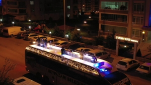 Beypazarı Belediyesi, ses otobüsü ile mahalle mahalle gezerek vatandaşa ilahi ziyafeti sunuyor