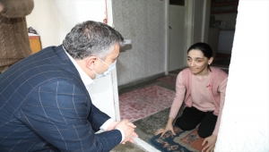 Çubuk'ta bedensel engelli gencin tekerlekli sandalye isteği yerine getirildi