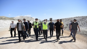 DSİ Genel Müdürü Kaya Yıldız, yapımı süren Eskişehir Gökpınar Barajı'nı inceledi