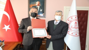 Eğitimcilerden doğasever emekli öğretmene teşekkür belgesi 