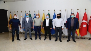 Gölbaşı Belediyesi'nden ilçe esnafına bin lira destek 