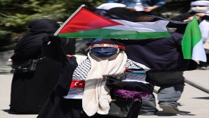 İsrail'in Filistin'deki saldırılarına karşı başkentte "beyaz kıyafetli" protesto