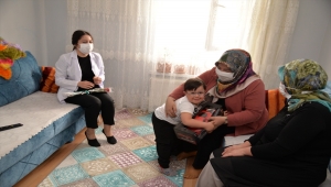 Kahramankazan'da Nergiz Oğuz'dan Anneler Günü ziyaretleri