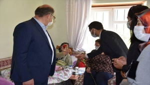 Karapınar'da kaymakam ve belediye başkanından şehit annelerine ziyaret