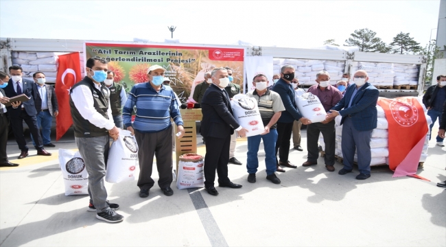 Kayseri'de çiftçiye 50 ton sertifikalı yerli kuru fasulye tohumu dağıtıldı 