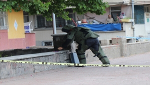 Kayseri'de fünyeyle patlatılan şüpheli çanta boş çıktı