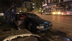 Kayseri'de iki otomobil çarpıştı: 1'i ağır 6 yaralı