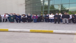 Kırıkkale'de Kovid-19 nedeniyle yaşamını yitiren sağlık memuru son yolculuğuna uğurlandı