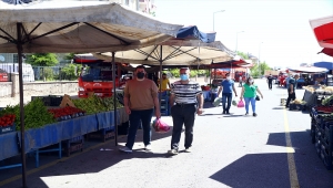 Kırıkkale'de pazar yerleri Kovid-19 tedbirlerine uyularak açıldı