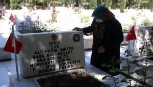 Konya, Aksaray, Karaman ve Afyonkarahisar'daki şehitliklerde hüzünlü bayram arifesi