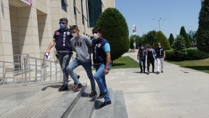 Konya'da bıçaklı kavgaya karışan kişi, darbedilen kadını kurtarmak isterken öldürülmüş