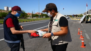 Nevşehir'de Vefa Sosyal Destek Grubu'ndan görev başındaki polislere bayram ikramı