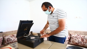 Nevşehirli yöresel sanatçı asırlık taş plaklardaki türküleri gün yüzüne çıkarıyor 