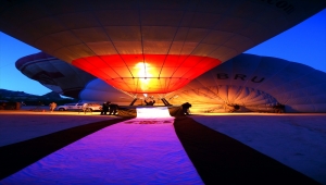 Şampiyon takım Beşiktaş bayrakları Kapadokya semalarında süzüldü