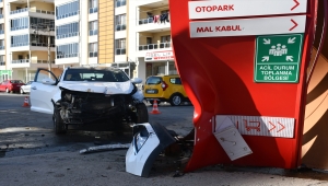 Sivas'ta otomobil ile cipin çarpıştığı kazada 2 kişi yaralandı 