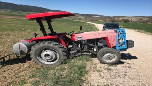 Sivas'ta traktörün altında kalan sürücü hayatını kaybetti