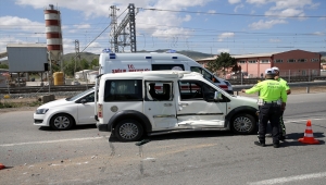 Sivas'ta zincirleme trafik kazası: 3 yaralı