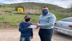 TÜGVA ve UID bayramda Zaralı çocukları sevindirdi