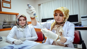 Anne sütündeki enfeksiyon baskılayıcılar mikro RNA düzeyinde incelendi 