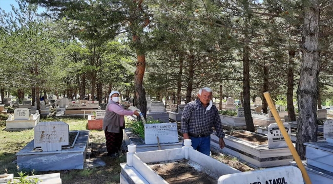 Bahadın'da imece yoluyla mezarlık temizliği