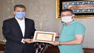 Belediye Başkanı Öntaş belediye personeline teşekkür belgesi verdi