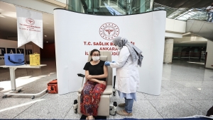 Esenboğa Havalimanı'nda Kovid-19 aşısı yapılmaya başlandı