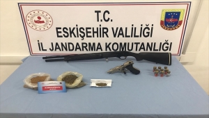 Eskişehir'de evlerinde uyuşturucu madde bulunan iki şüpheliden 1'i tutuklandı