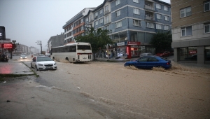 Eskişehir'de sağanak bazı bölgelerde su baskınlarına neden oldu