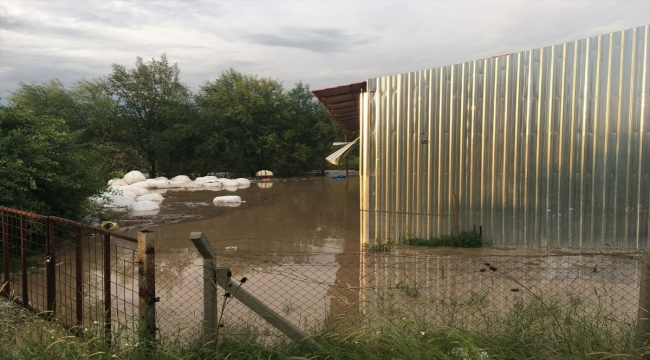 GÜNCELLEME - Eskişehir'de sağanak bazı bölgelerde su baskınlarına neden oldu