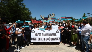 İstanbul'daki gösteride polisin gazeteciye müdahalesi Başkentte protesto edildi