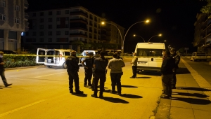 Kahramankazan'da polise bıçakla saldıran kişi silahla yaralanarak durduruldu