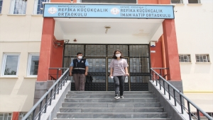 Kayseri'de bir öğrenci, kardeşinin sayesinde yetiştiği YKS'den mutlu ayrıldı