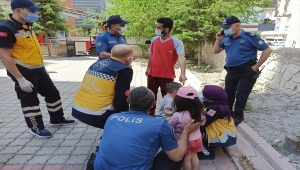 Kayseri'de gaz kaçağı şüphesi bulunan evde yalnız bırakılan 2 kardeşi itfaiye kurtardı