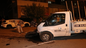 Kayseri'de otomobille kamyonet çarpıştı: 3 yaralı