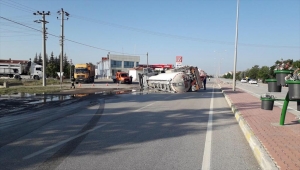 Konya'da devrilen mazot yüklü tankerin sürücüsü yaralandı