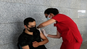 Mobil aşı ekipleri Kayseri Bölge Adliye Mahkemesi'nde mesaiye başladı