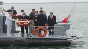 Refah Şilebi şehitleri için denize çelenk bırakıldı