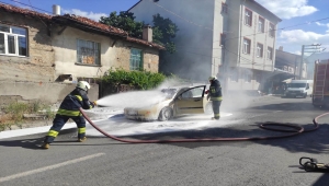 Seydişehir'de seyir halindeki otomobil yandı