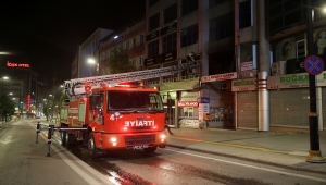 Sivas'ta alışveriş merkezinde çıkan yangın bir iş yerinde hasara yol açtı 