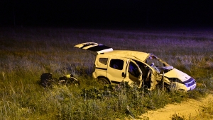 Sivas'ta hafif ticari araç şarampole devrildi: 1ölü, 5 yaralı