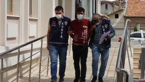 Tartıştığı kişiyi bıçakla öldüren Suriyeli, ülkesine kaçmak isterken yakalandı