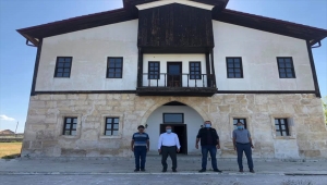 Ulaş Kaymakamı Nayman, Mihrali Bey Konağı'nda incelemelerde bulundu