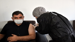 Yozgat, Kırıkkale, Sivas ve Kayseri'deki organize sanayi bölgelerinde mobil aşı uygulamasına başlandı